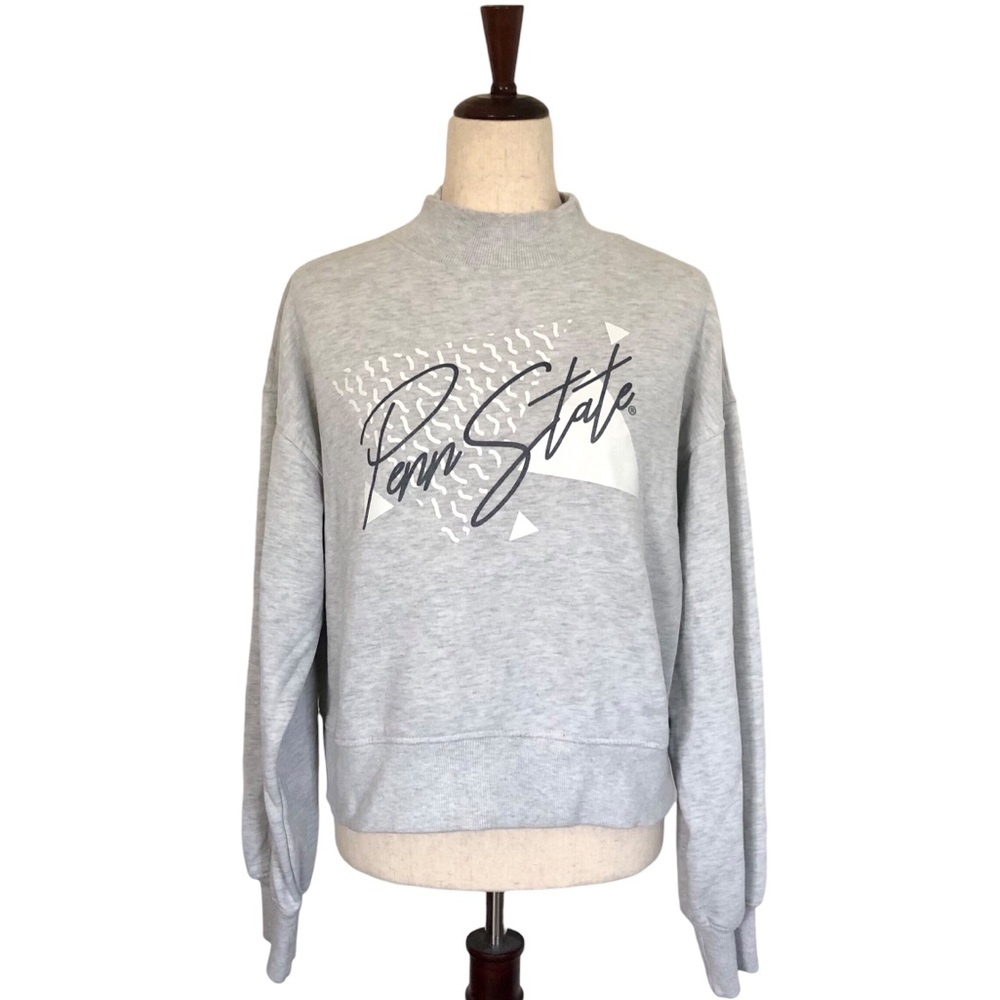 Chicka-d Women’s Penn State Retro Style Mockneck Cropped Sweatshirt, Size Large